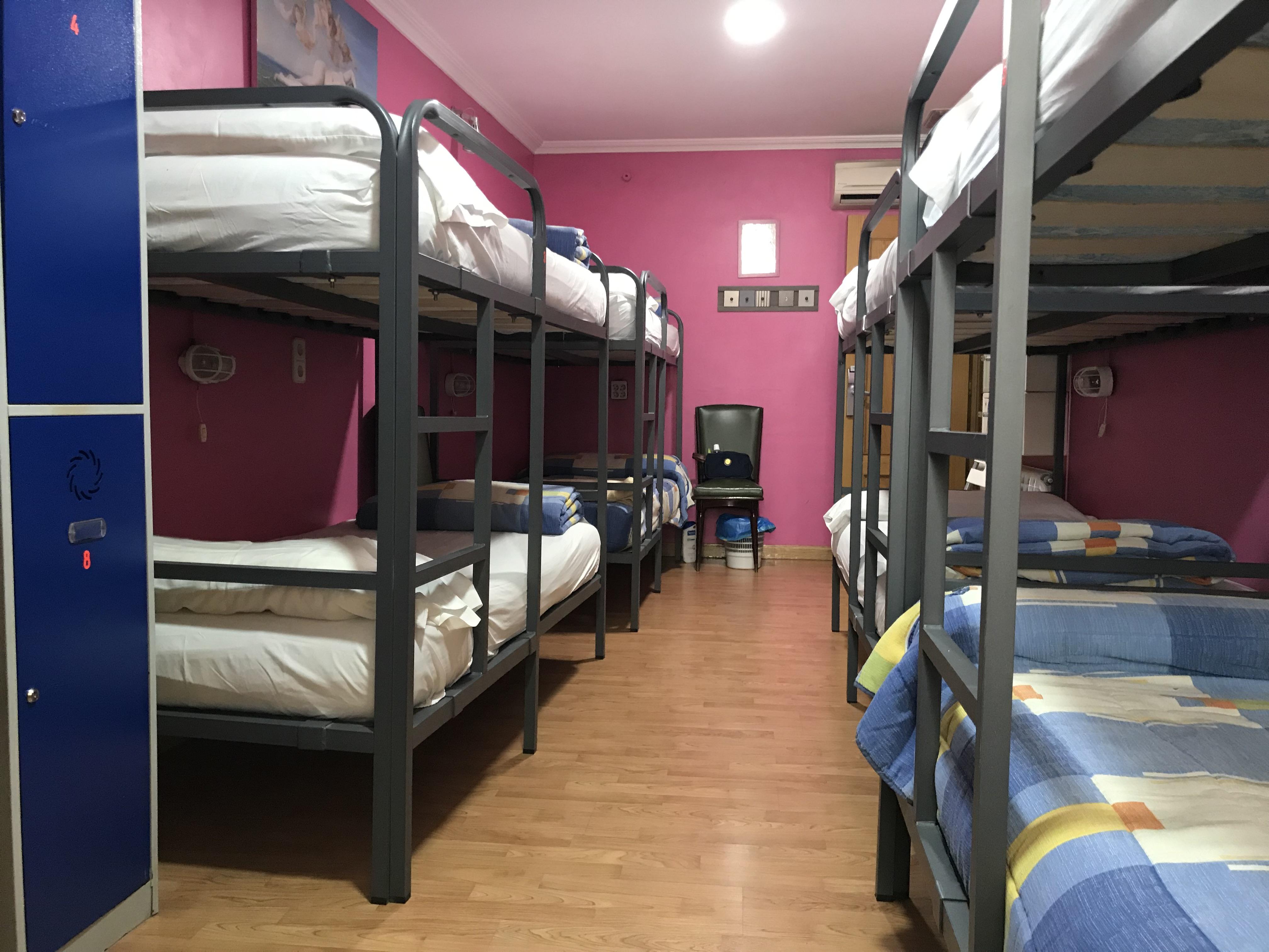 Hostel Rc Miguel Angel Madryt Zewnętrze zdjęcie Hostel in Madrid, Spain