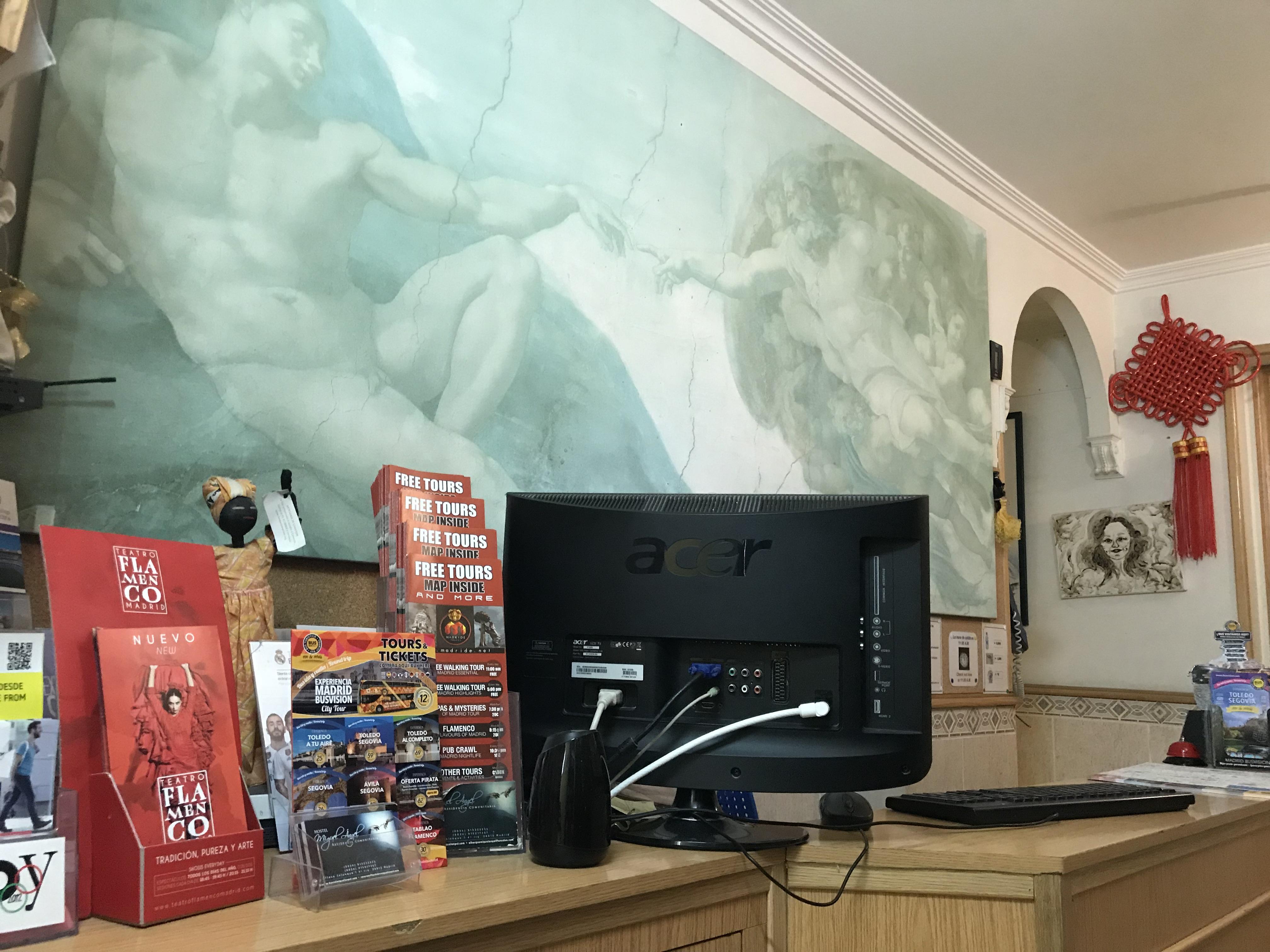 Hostel Rc Miguel Angel Madryt Zewnętrze zdjęcie Reception desk at the museum