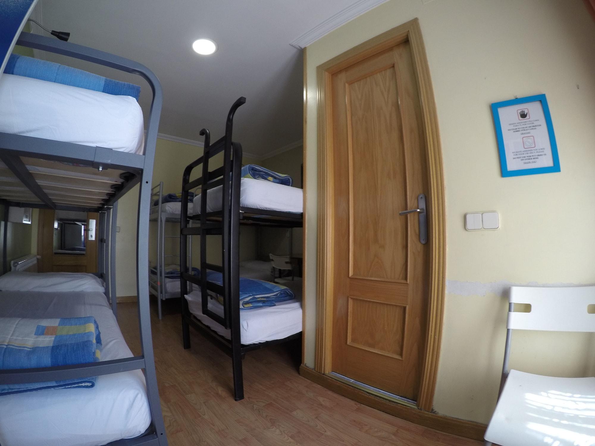 Hostel Rc Miguel Angel Madryt Zewnętrze zdjęcie Hostel in Madrid, Spain