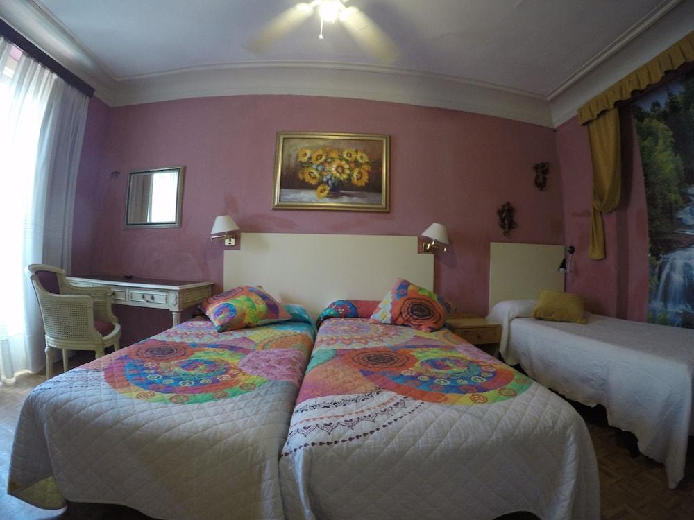 Hostel Rc Miguel Angel Madryt Zewnętrze zdjęcie