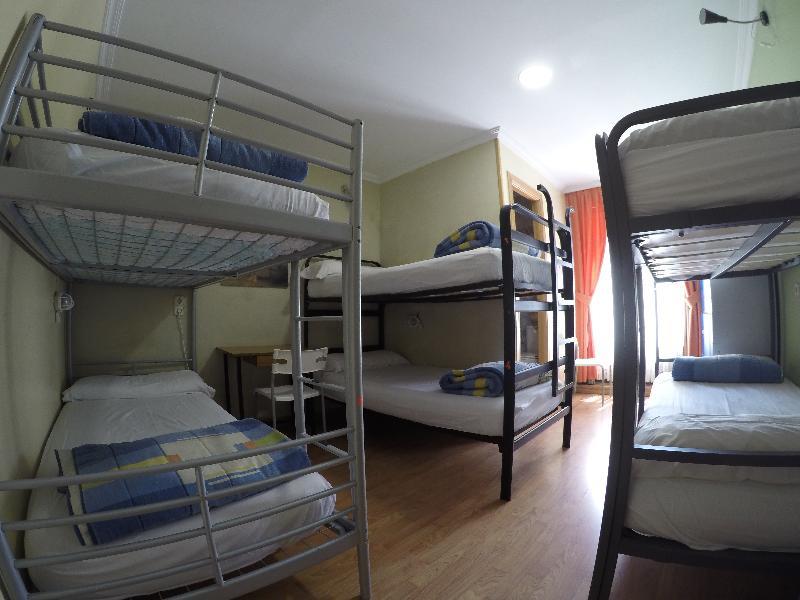 Hostel Rc Miguel Angel Madryt Zewnętrze zdjęcie Hostel in Madrid, Spain